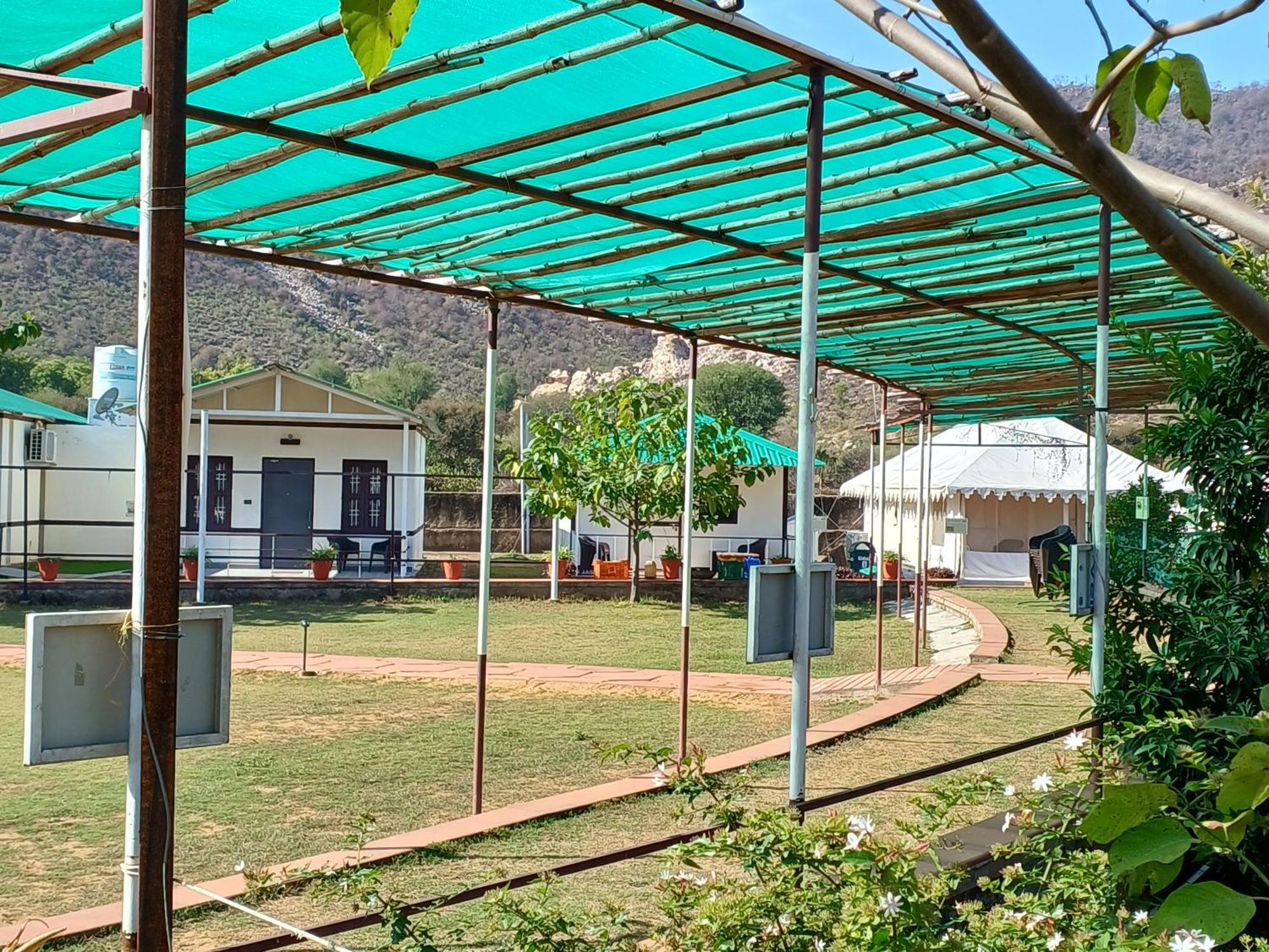 Shivir Aranya - Wilderness Resort Alwar Buitenkant foto