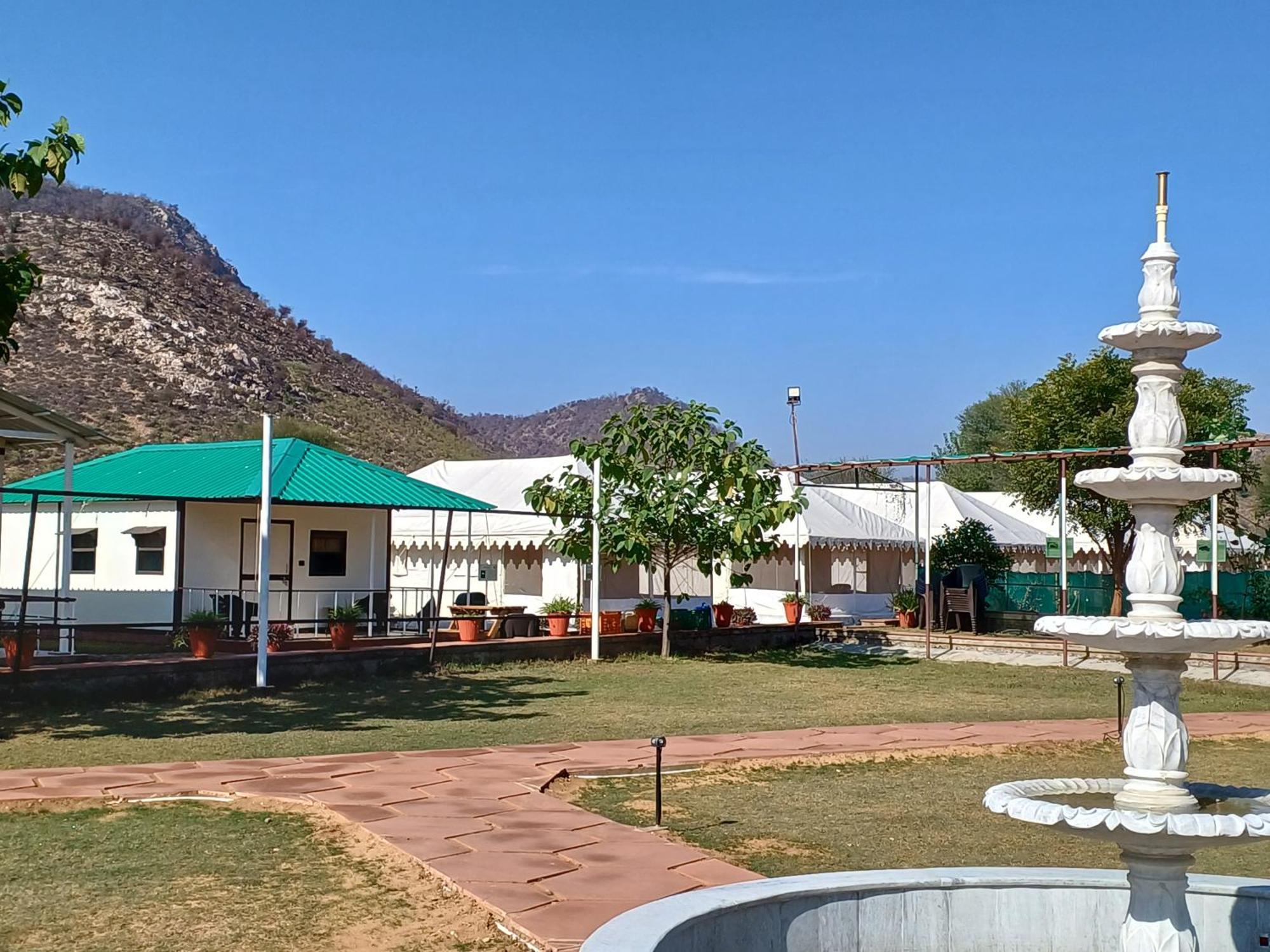 Shivir Aranya - Wilderness Resort Alwar Buitenkant foto