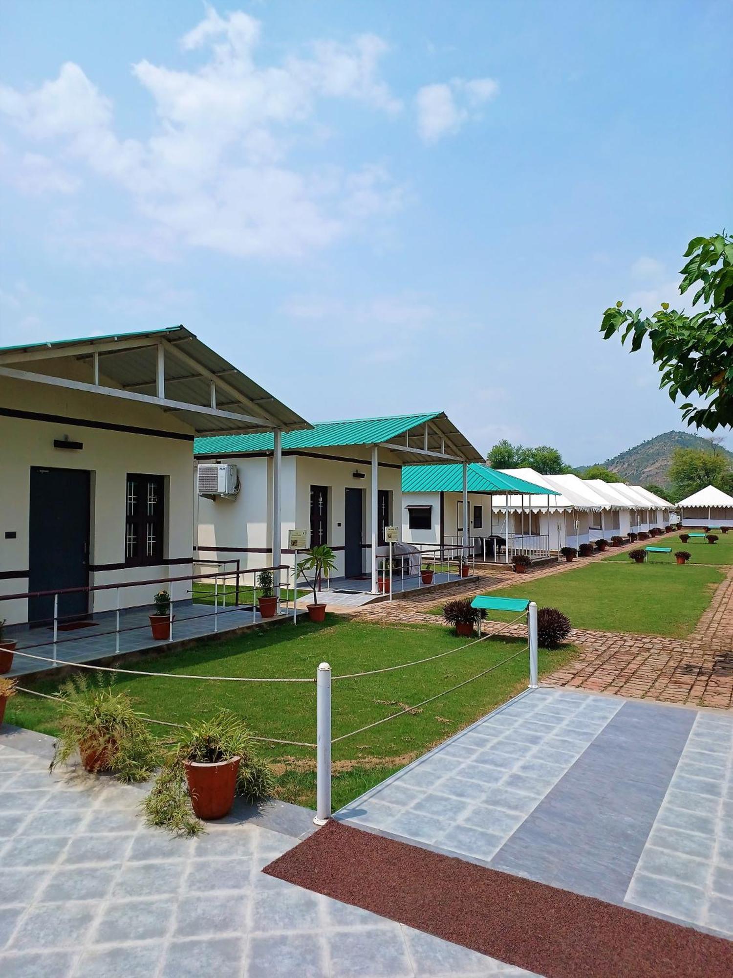 Shivir Aranya - Wilderness Resort Alwar Buitenkant foto